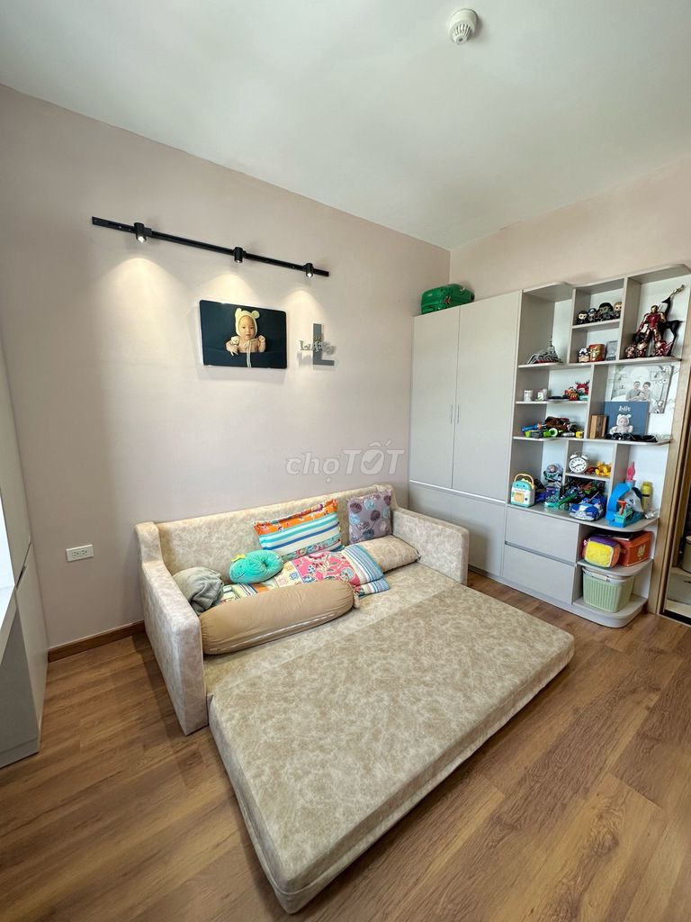 Rent a Caillon apartment 7 or 2 bedrooms, 1 toilet, 66 meters, less furniture.
