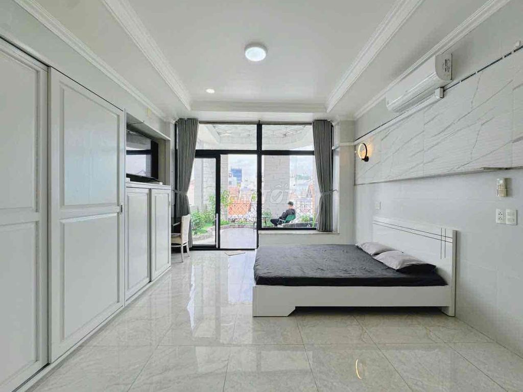 Penhouse 50m2 super nice right here.
