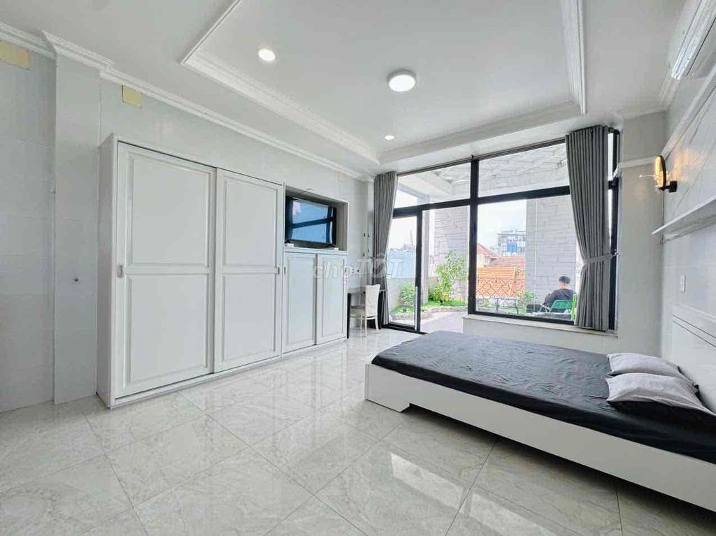 Penhouse 50m2 super nice right here.
