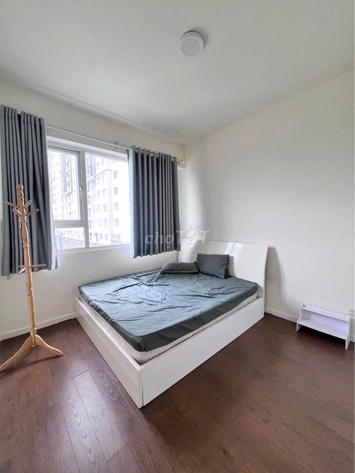 The corner of the 3 bedrooms Sacom 340-54-Lũy Bán Bích at 10.5 million per month 112 meters 2 ready for furniture