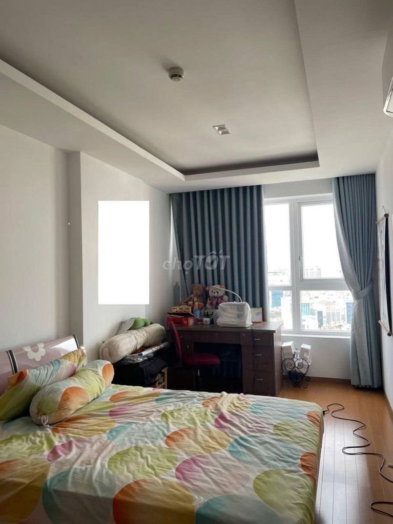 The corner of the 3 bedrooms Sacom 340-54-Lũy Bán Bích at 10.5 million per month 112 meters 2 ready for furniture