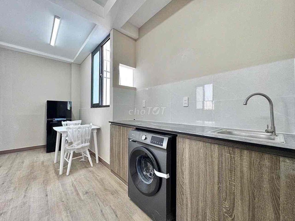 Rent a bedroom, private washing machine, good price, elevator vault.