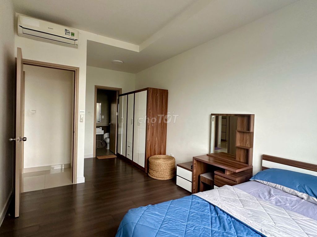 We need to rent a two-room The Sun Avenue room at 18 million a month.