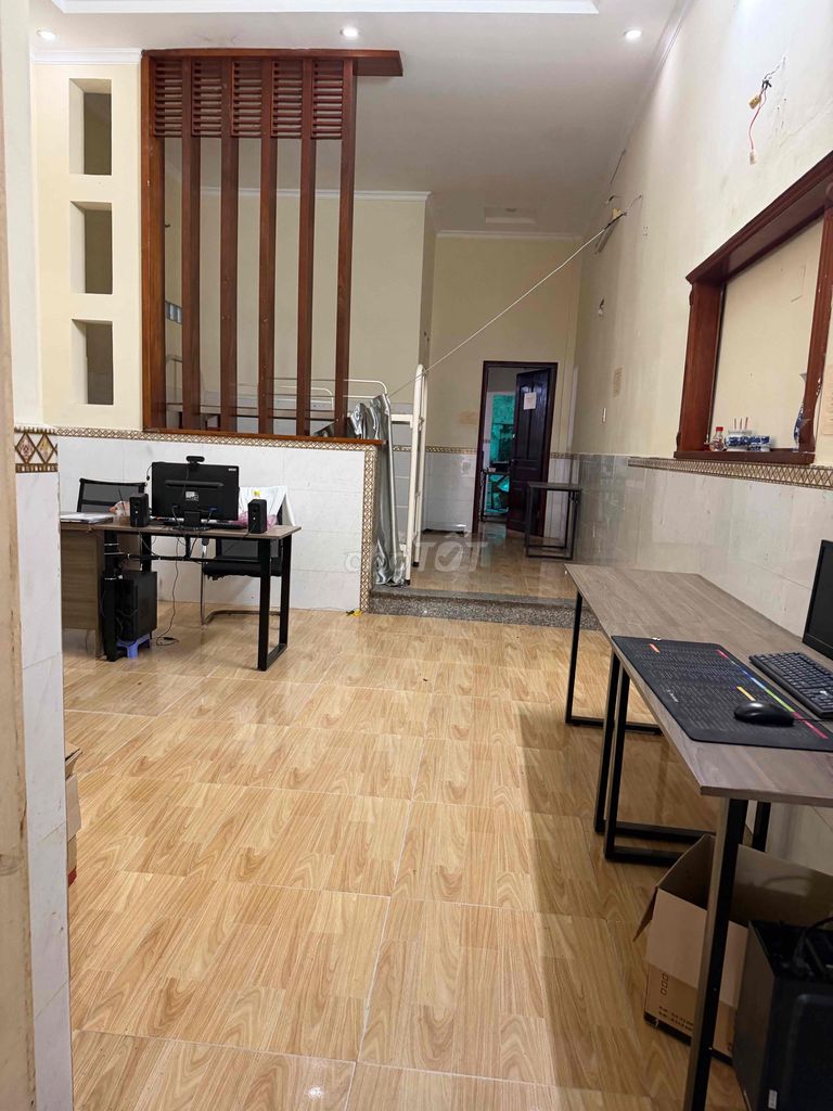 Four and a half cash houses are clear throughout business.