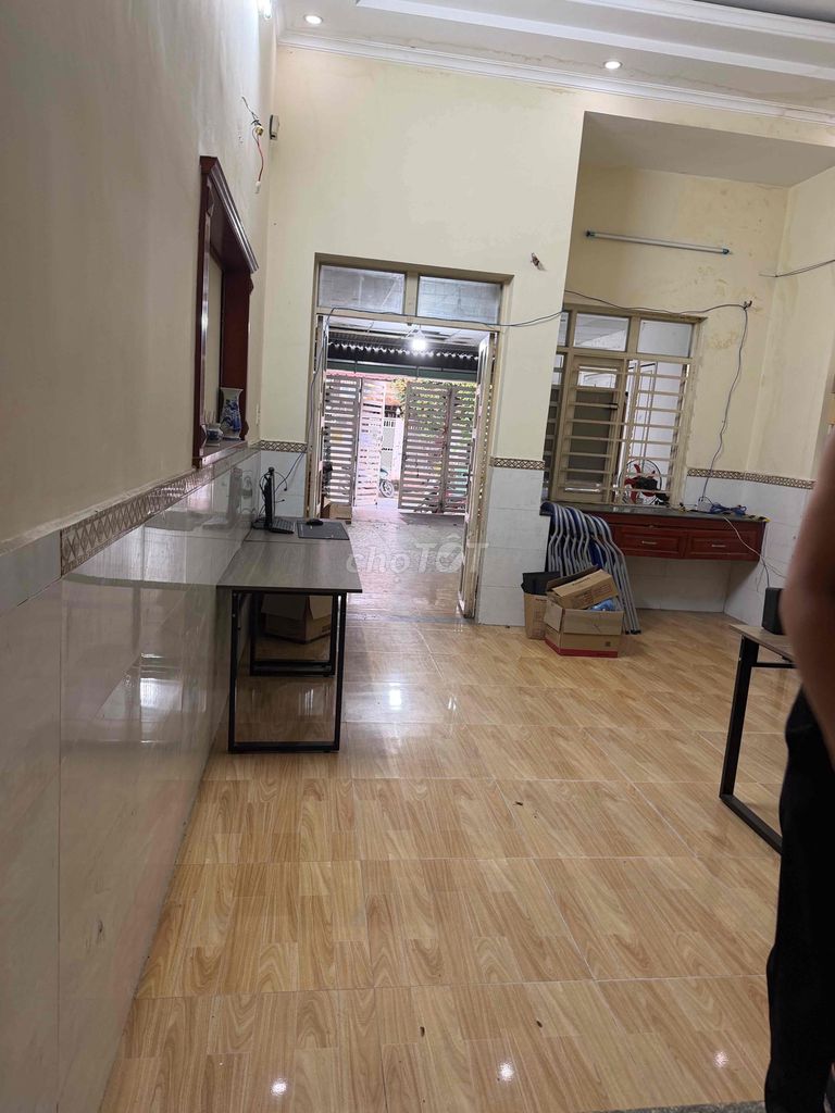 Four and a half cash houses are clear throughout business.