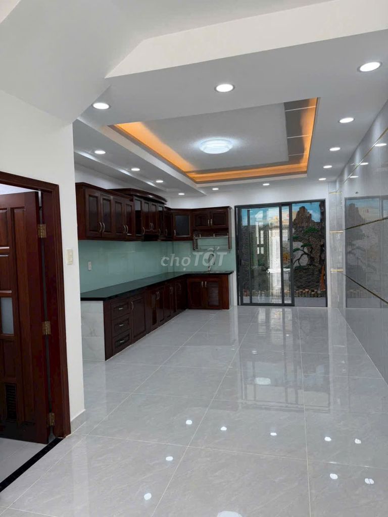 Need to rent an alleyhouse 352 A Lê Hồng Phong-710 1 through 10 to the Mayor's pool