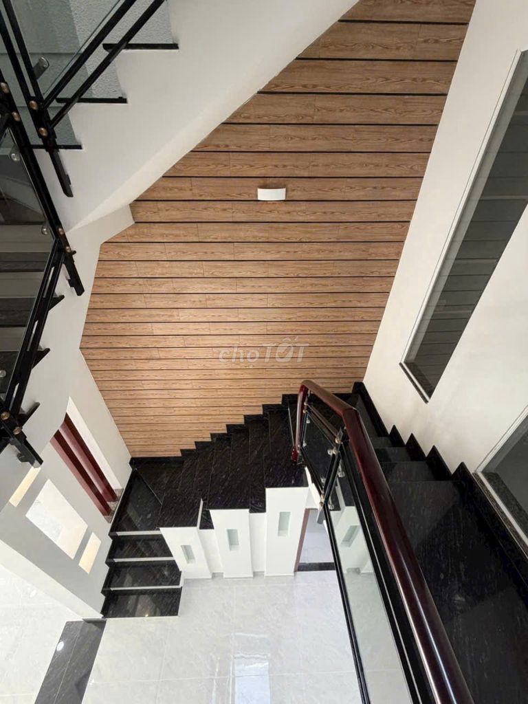 Need to rent an alleyhouse 352 A Lê Hồng Phong-710 1 through 10 to the Mayor's pool