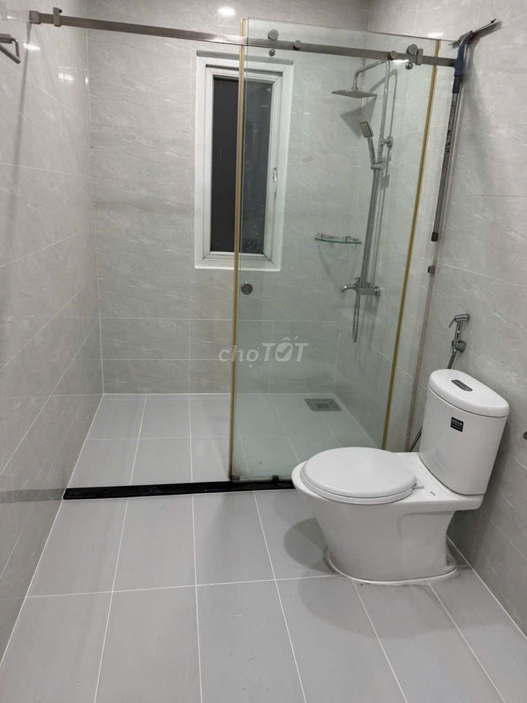 The house is next to melosa 6 X18 M - full interior 4 bedroom 4 toilets - just repainted - 3 floors