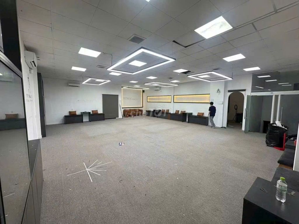Rent 1 Điện Biên Phủ, area uses 300 M2 1st floor, 55 million