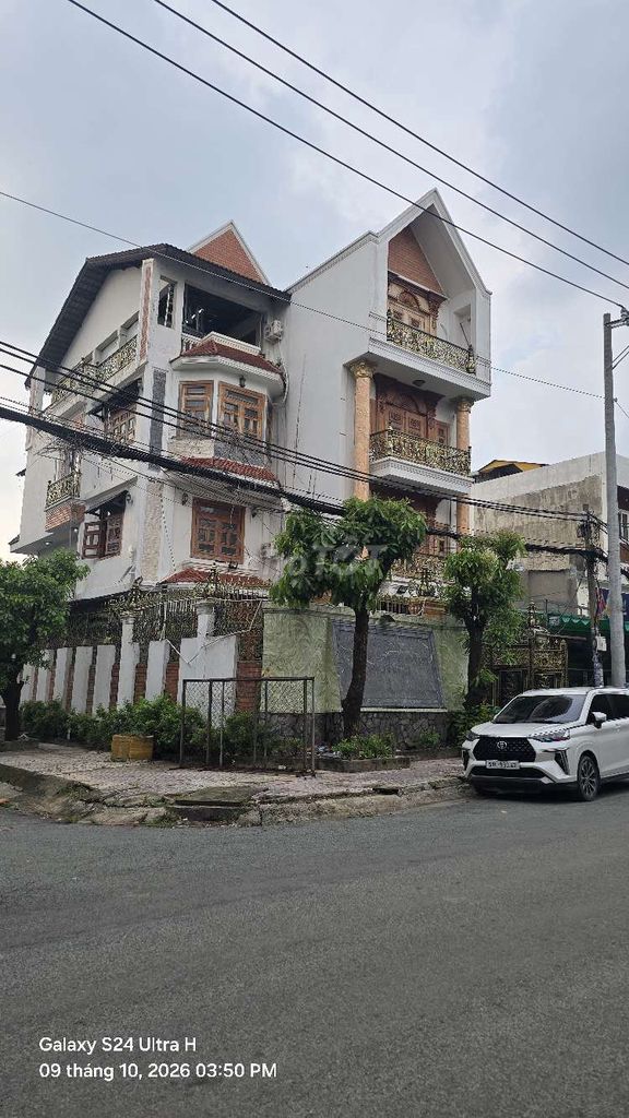 Rent the 1st floor 3th floor 5th floor bedroom 5 toilet 2 front of cash