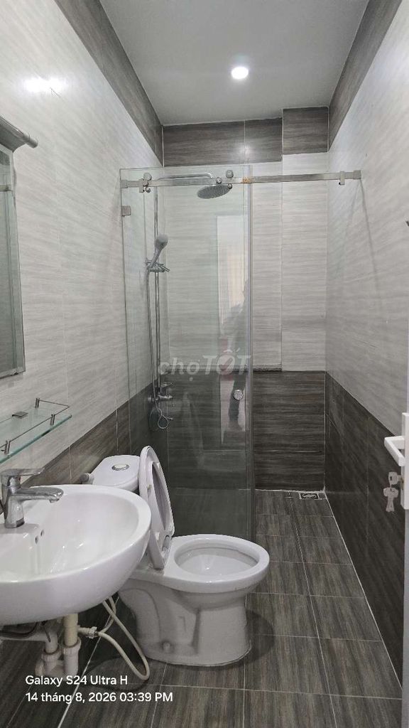 Rent the 1st floor 3th floor 5th floor bedroom 5 toilet 2 front of cash