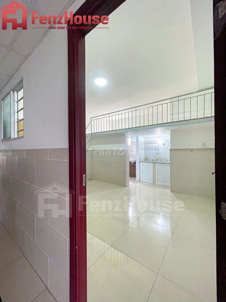 The student room is suitable for 3 to 4 people, near the University of ufme in District 7