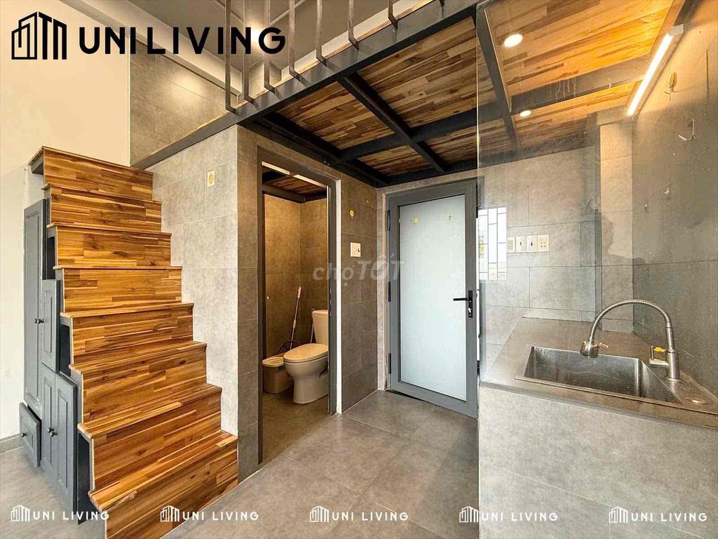 It's the owner who rents enough furniture, opposites Law University, demand for a million dollars.