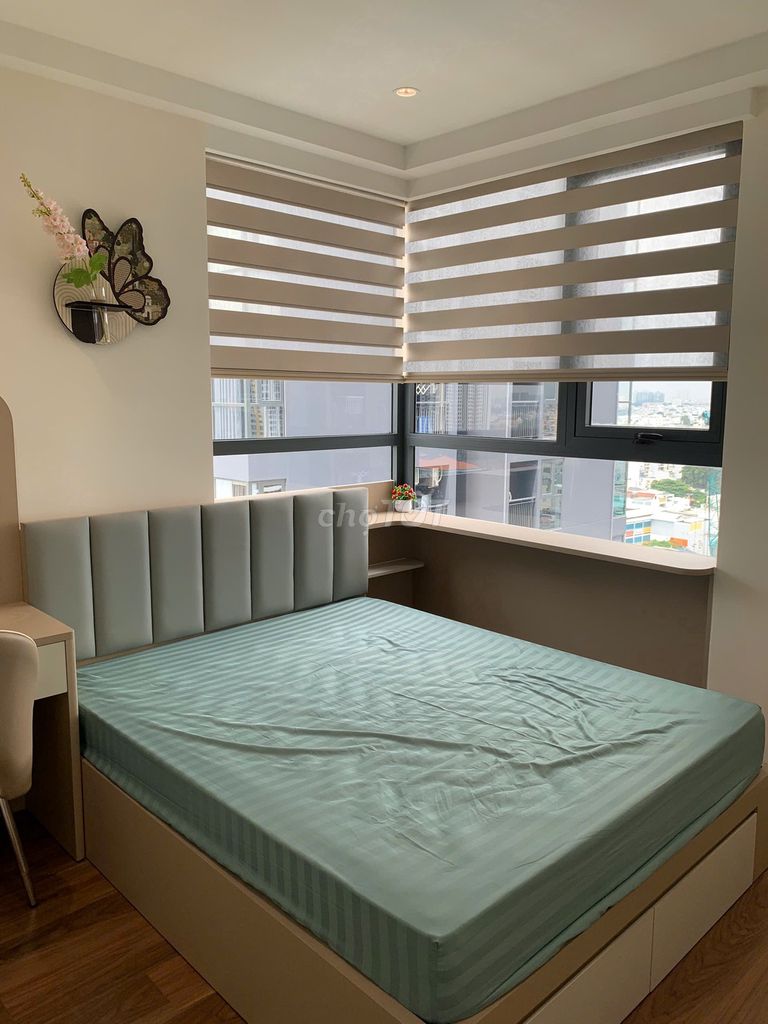 Rent D-A through District 8, two bedrooms, two toilets, 14 million and a half enough furniture.