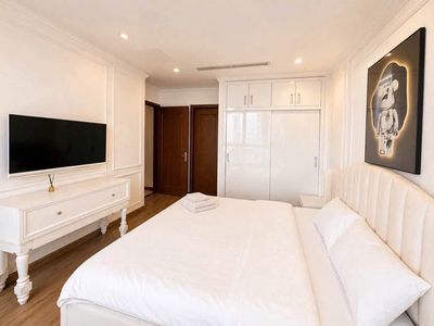 We need to rent out the new Lucky Palace apartment, 2 new bedrooms, 13 million.