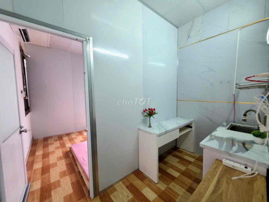 Two super-wide bedrooms -- close to the interior -- Octx .5th district.