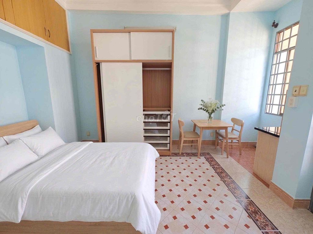 Internal Full House, Hoàng Văn Thụ-Tân Bình