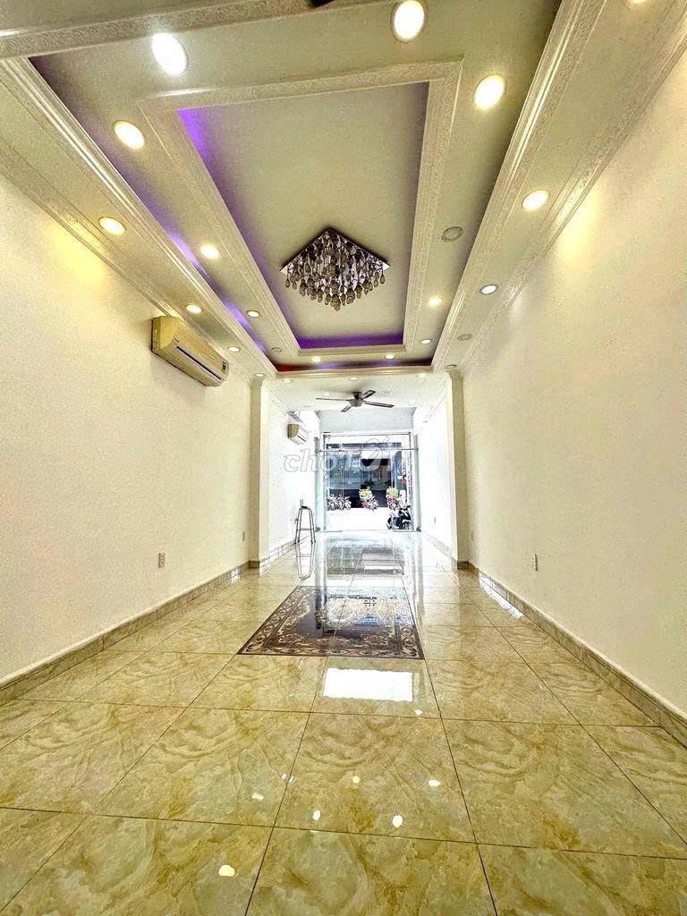 Rent an area cash house: 4 X25 M Nguyễn Trãi street, District 2, District 5