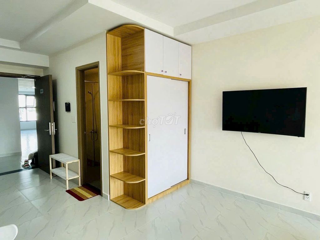 You and your spouse want to stay alone? The two bedrooms are 5.7 million a month!