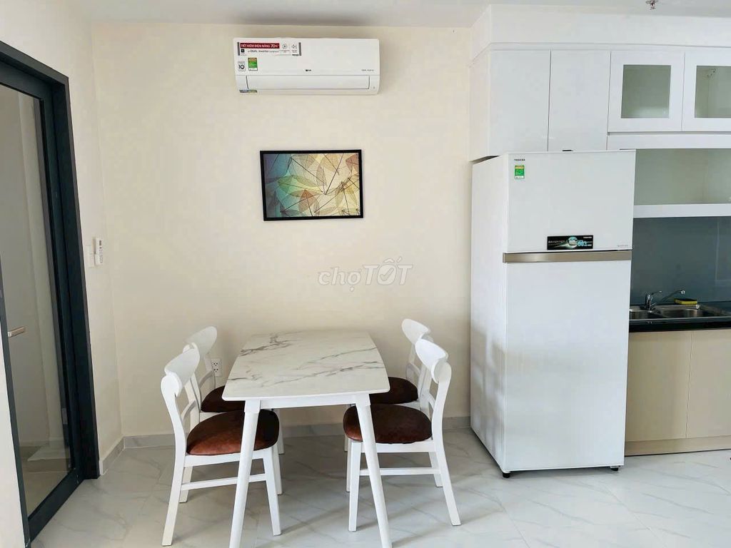 You and your spouse want to stay alone? The two bedrooms are 5.7 million a month!