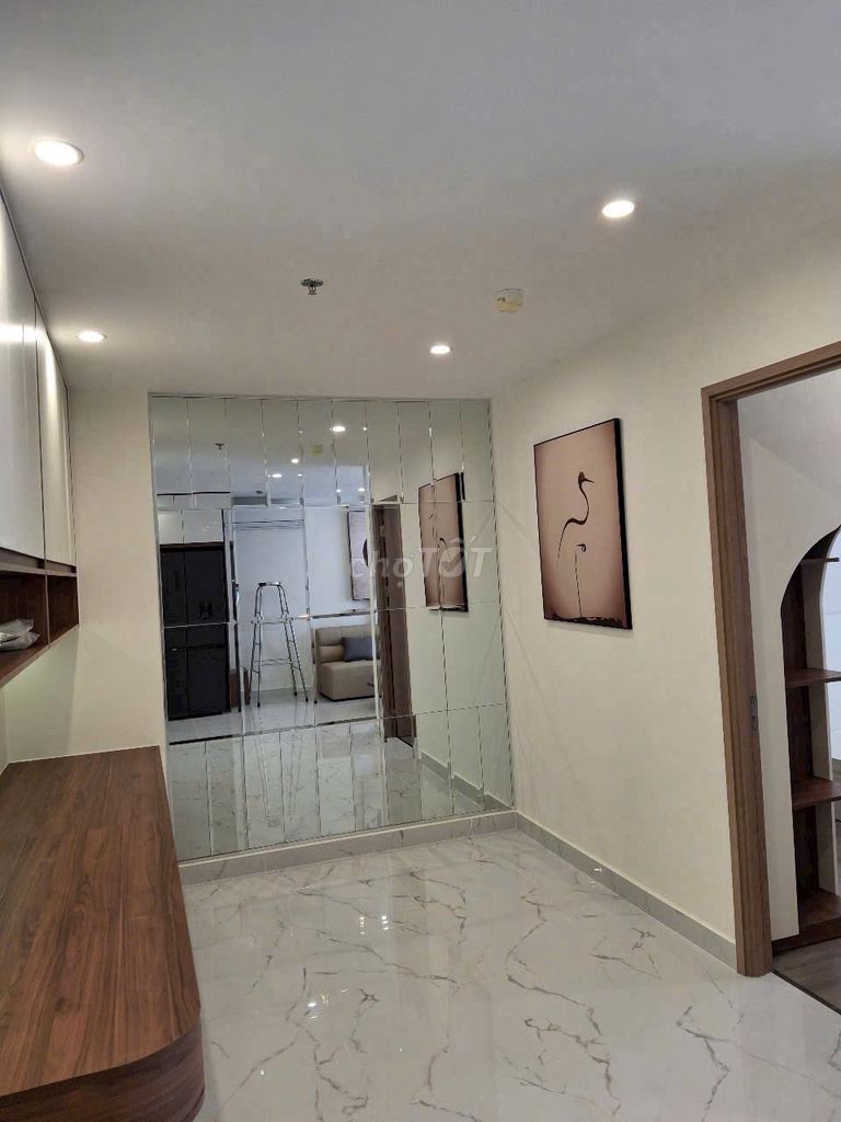 You and your spouse want to stay alone? Two bedrooms, five and a half million a month!