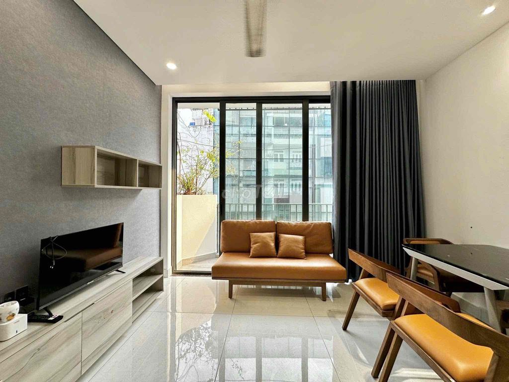 One bedroom right here in Cmt8, White Rabbit face, clear and clear.