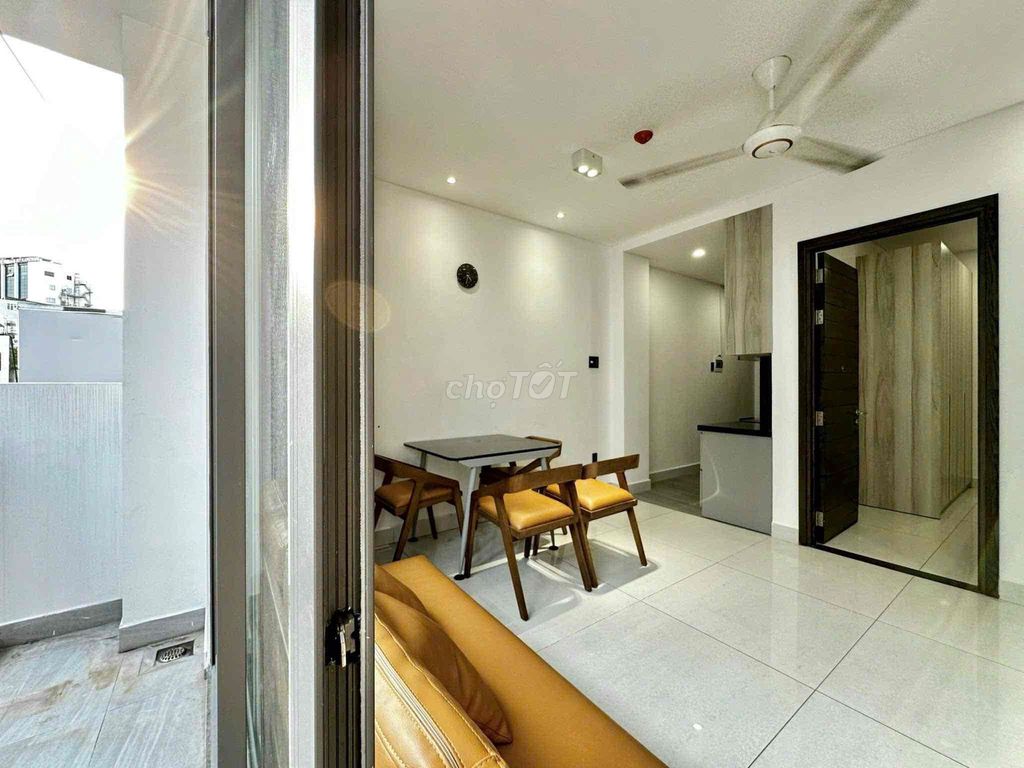 One bedroom right here in Cmt8, White Rabbit face, clear and clear.