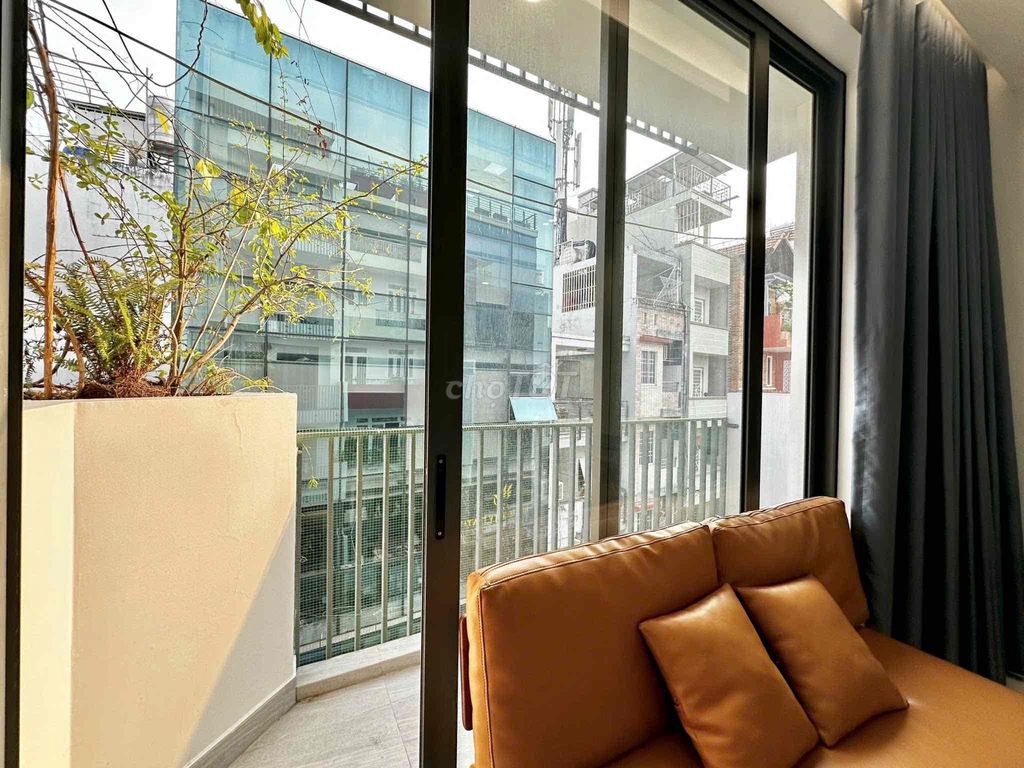 One bedroom right here in Cmt8, White Rabbit face, clear and clear.