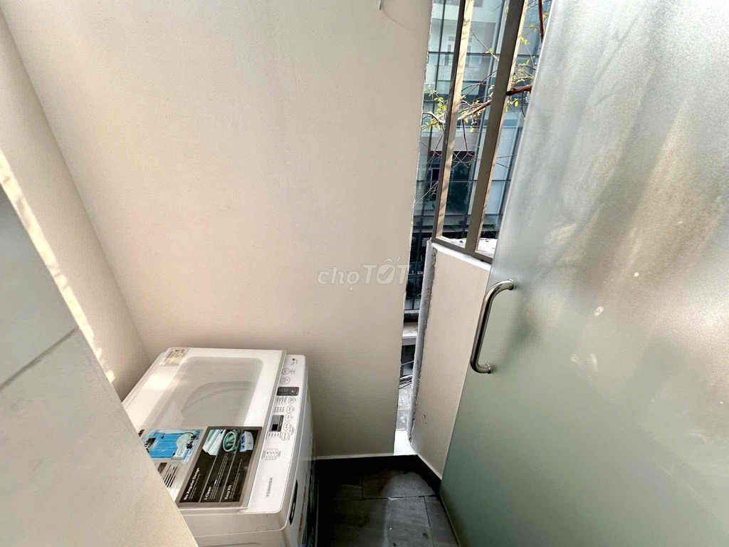 One bedroom right here in Cmt8, White Rabbit face, clear and clear.