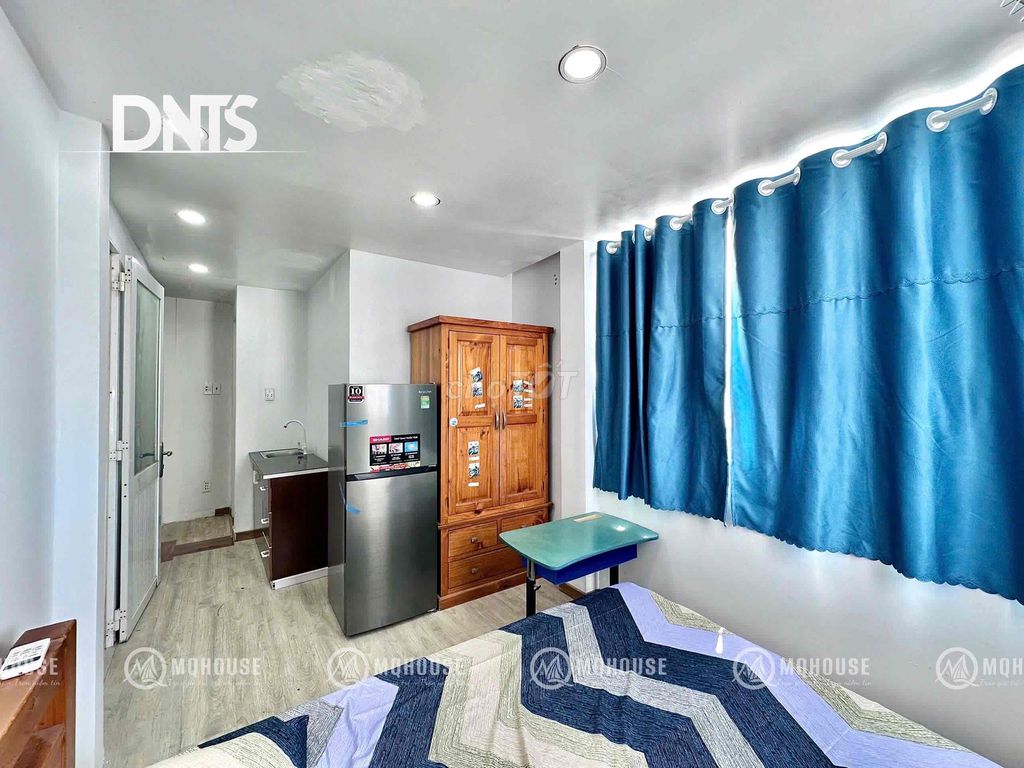 Rent the big window studios right around the center of Phú Nhuận