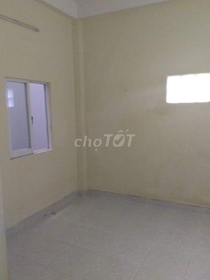 Rent a motel in the 10th district, female priority, office officer.