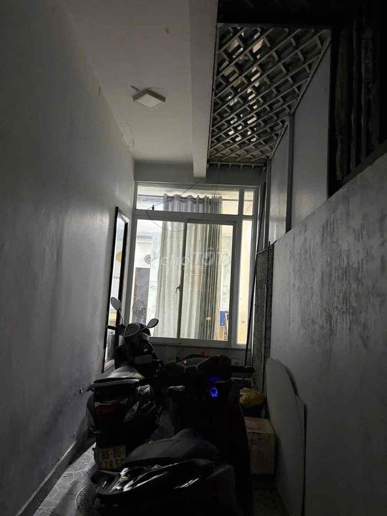 The Mini-State Sleeper (7 x 14 m) 1 3rd floor of the 12 million bedroom