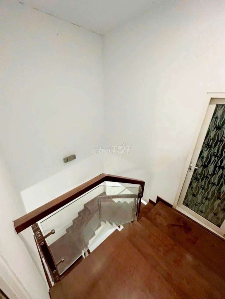 Phạm Văn Chiêu Alley, 4 x 16 meters, 1 floor, 2 bedrooms, secure fences.