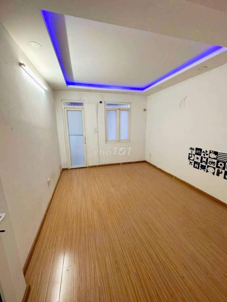 Phạm Văn Chiêu Alley, 4 x 16 meters, 1 floor, 2 bedrooms, secure fences.