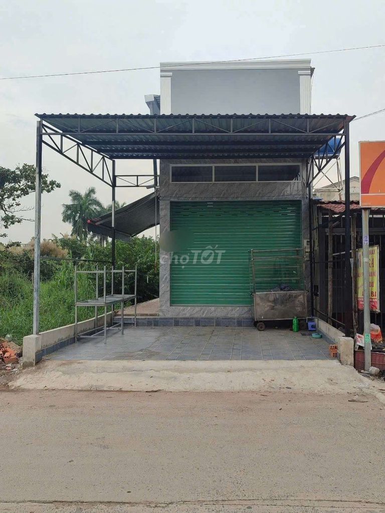 Rent a cash house on thạnh Xuân 52. 5 x 14 meters. Six million a month.