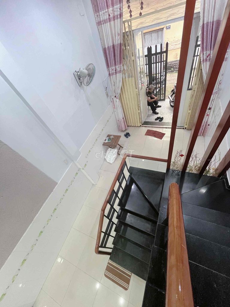 Tuệ Tĩnh.3 bedrooms. Three toilets. Two cold machines.