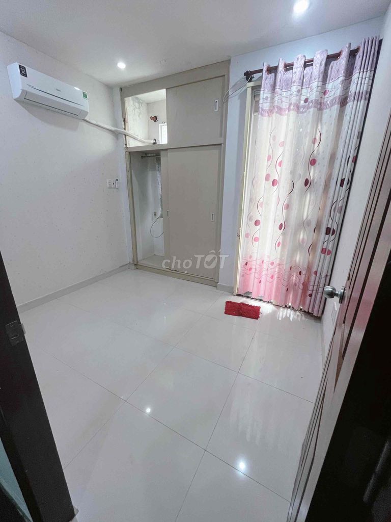 Tuệ Tĩnh.3 bedrooms. Three toilets. Two cold machines.