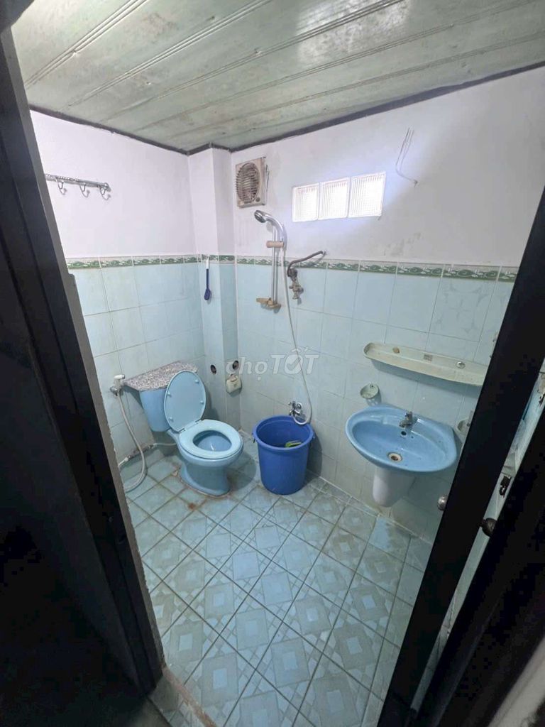 The original is cheap, 4 x 11 meters, 3 bedrooms 2 toilets, Lê Văn Thọ, 1894 16th.