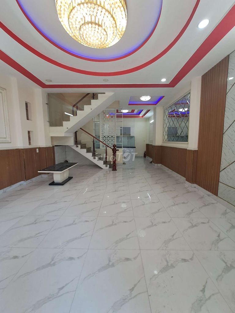 Rent up four bedrooms. Five toilets. 1942. Hep Nhà Bè.