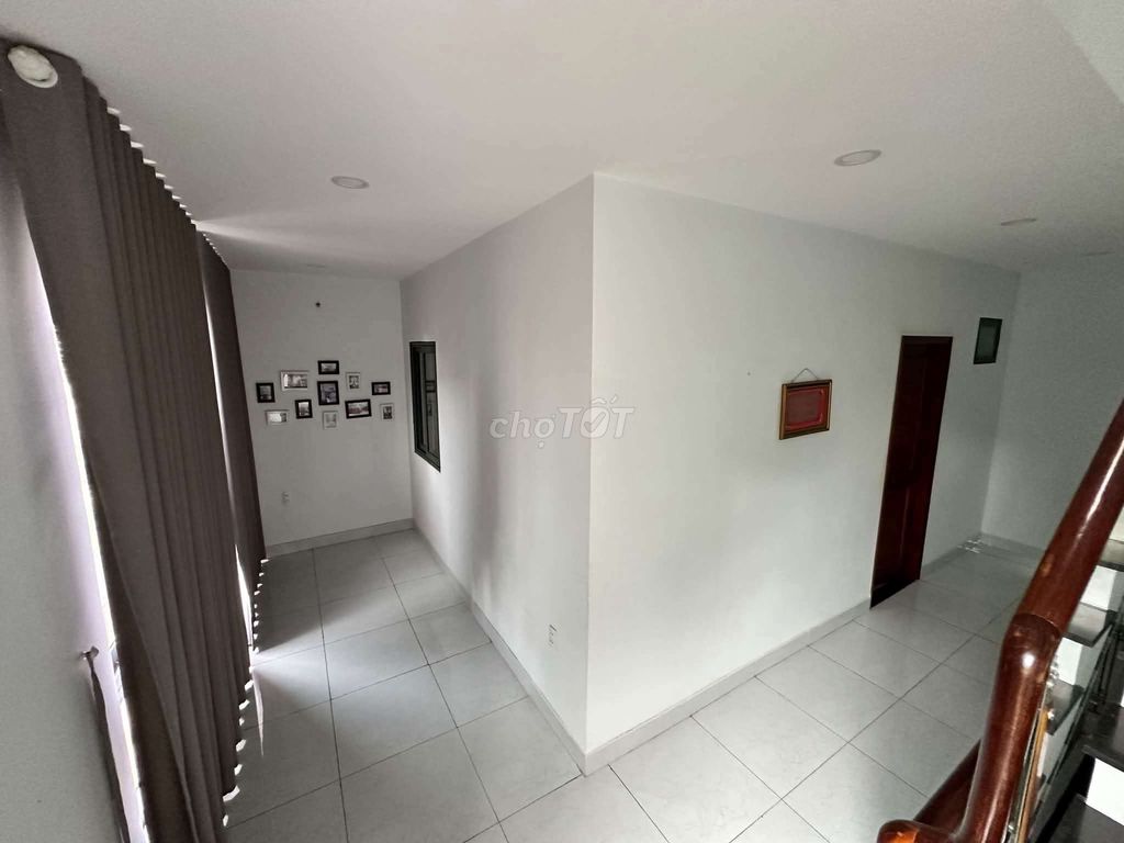 Rent a two-stalty apartment 3 ds8(7) 11 Gò Vấp toilets