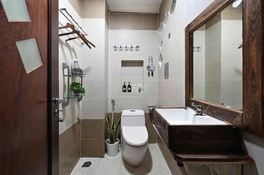 Rent a high-level apartment-- Nguyễn Trung Ngạn, District 1.