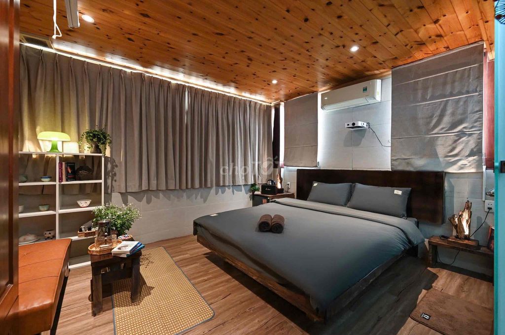 Rent a high-level apartment-- Nguyễn Trung Ngạn, District 1.