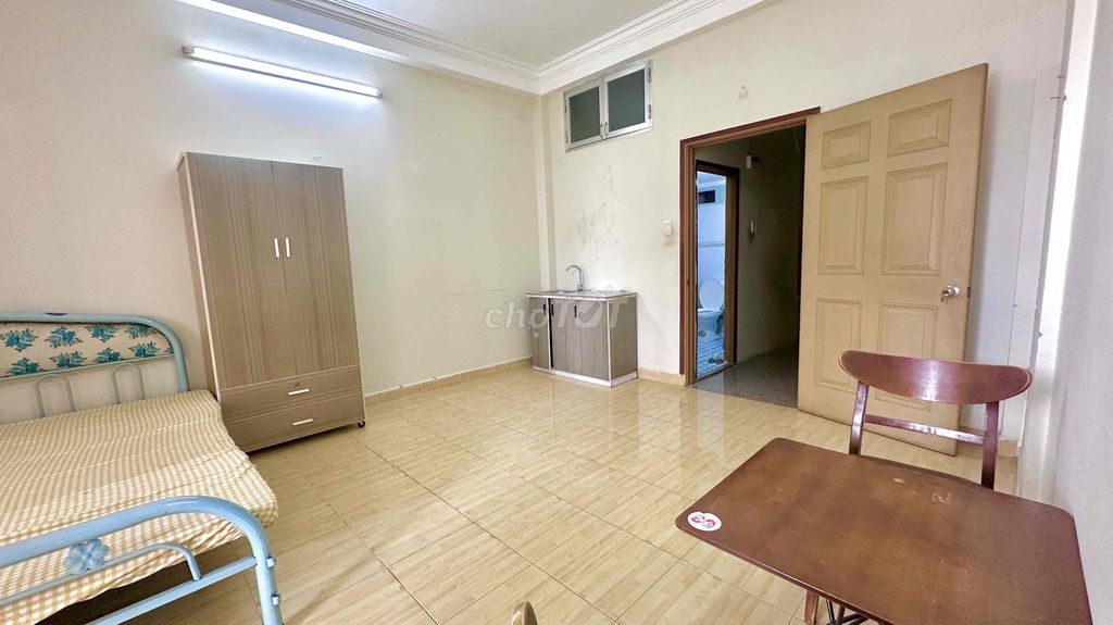 We're renting apartment 2 bedrooms 60 meters.