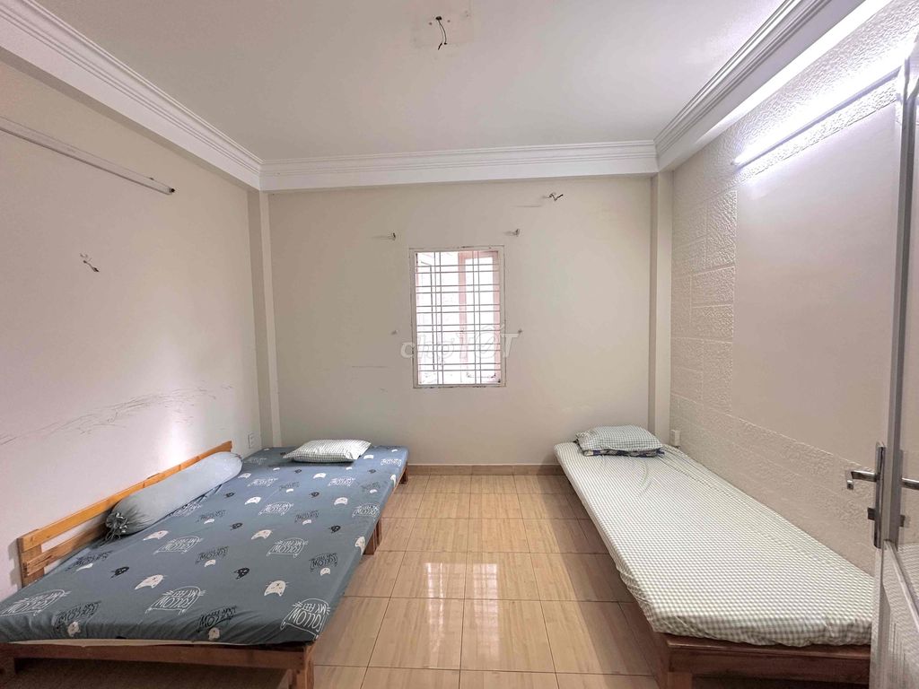 We're renting apartment 2 bedrooms 60 meters.