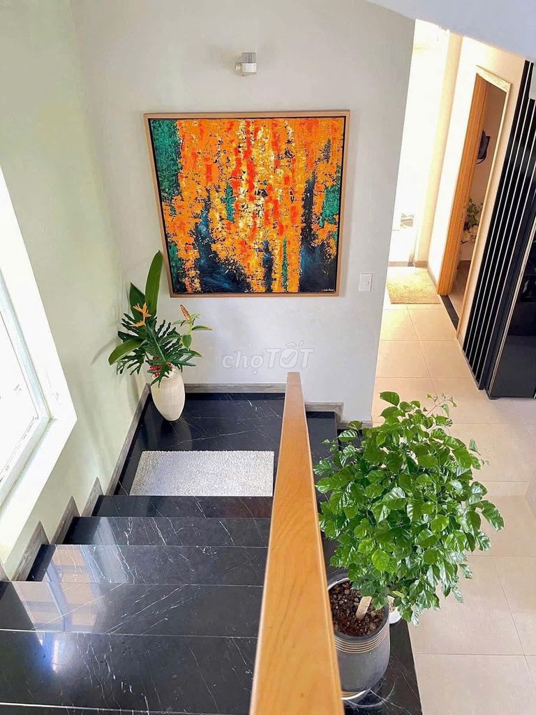- Clear the park - Park Riverside District 9 360 M2 - 3 floors - Car