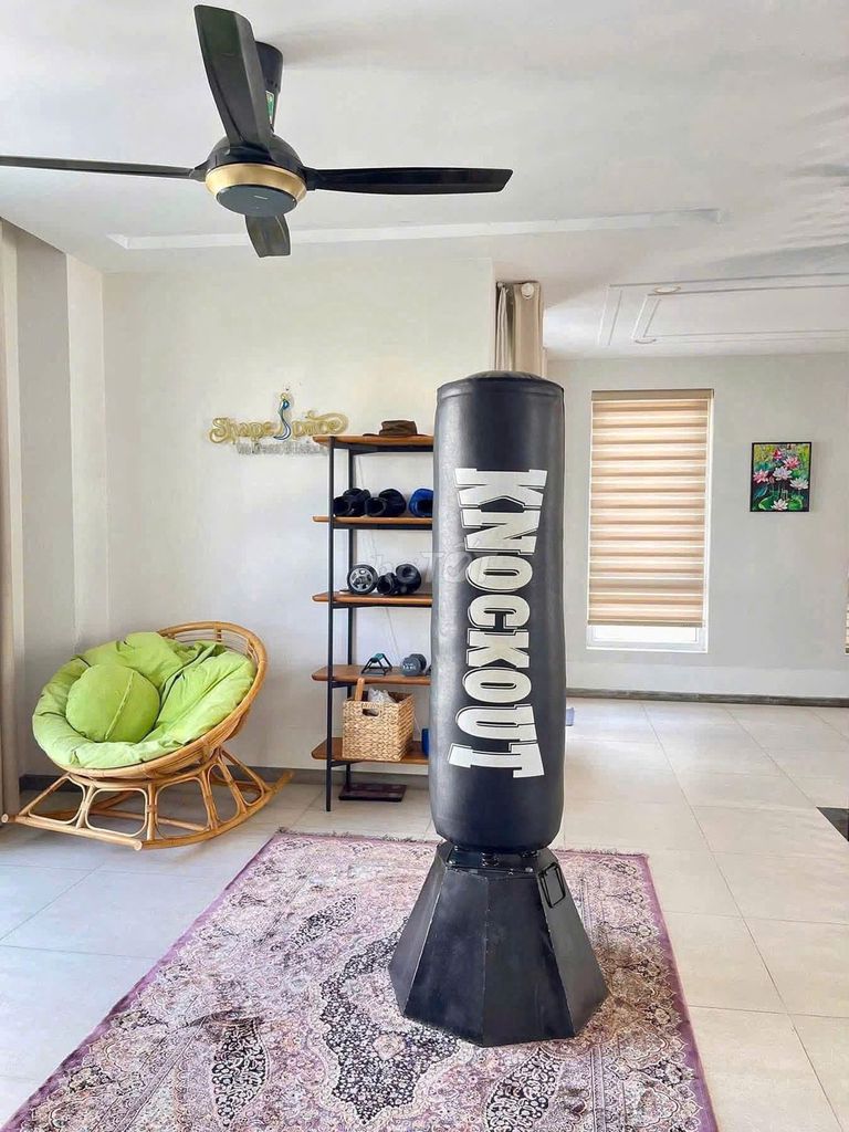 - Clear the park - Park Riverside District 9 360 M2 - 3 floors - Car