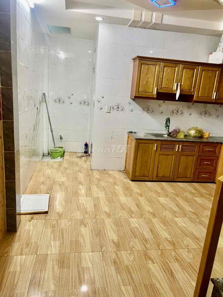 Nice house, 4.2, x12 floor (2 bedroom 2 toilets) 3rd floor. 1/ New Republic. District 6