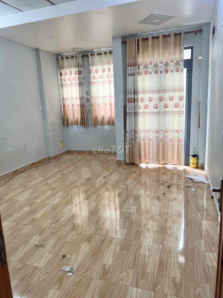 Nice house, 4.2, x12 floor (2 bedroom 2 toilets) 3rd floor. 1/ New Republic. District 6