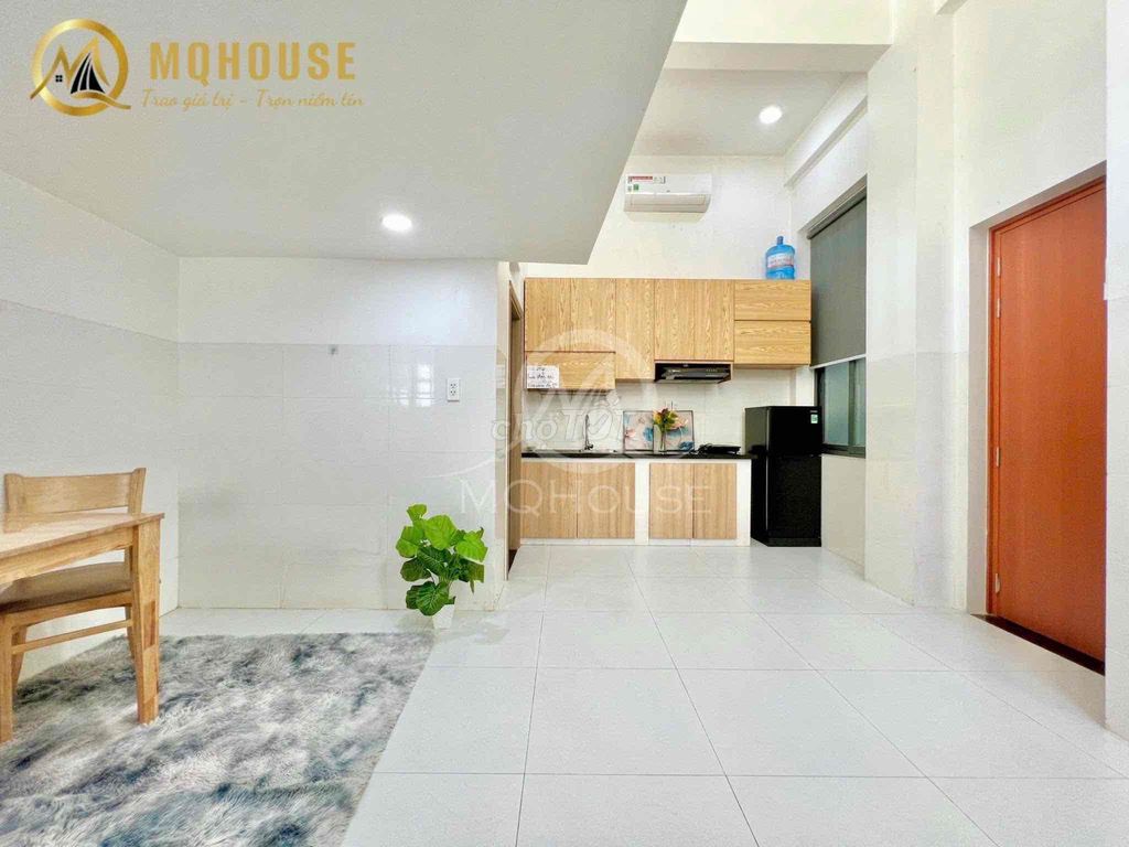 High guard - interior ready at Emart Phan Huy Ích - light is