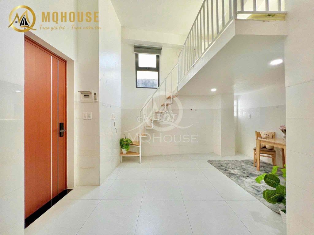 High guard - interior ready at Emart Phan Huy Ích - light is
